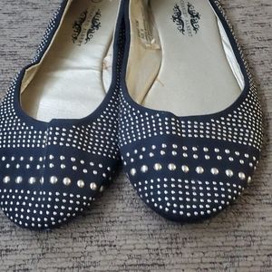 Shinning ladies 🚺 😍 ❤  flat shoes